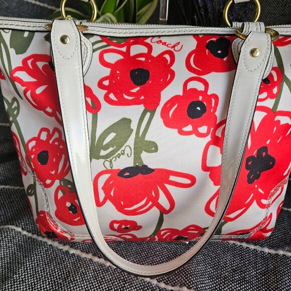 Coach Poppy Hallie Glam Tote Bag 23263 & Matching Wristlet – Limited Edition! 🌸 - Picture 9 of 12